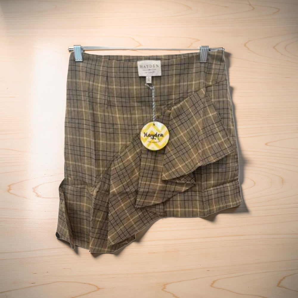 NWOT Size Large Hayden Las Angeles Women's Asymmetrical Plaid Skirt